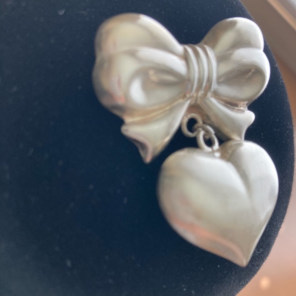 Vintage Bow & Puffed Heart Pin - Picture 3 of 4